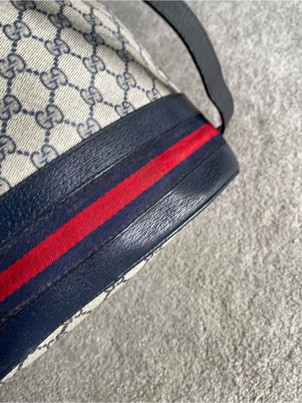 Authentic Gucci vintage web sherry line bucket crossbody bag - Picture 9 of 16